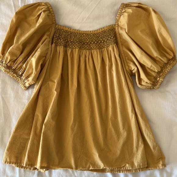 DOEN Gail smocked top in wheat - Picture 2 of 3